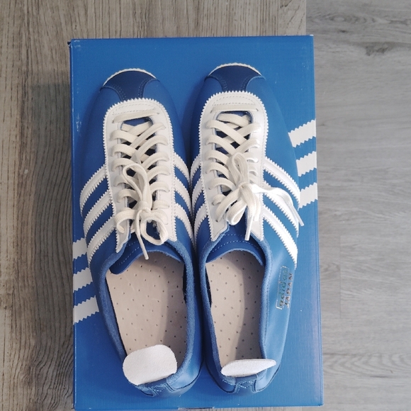 Adidas Men's Blue and White Sneakers - Picture 6 of 6